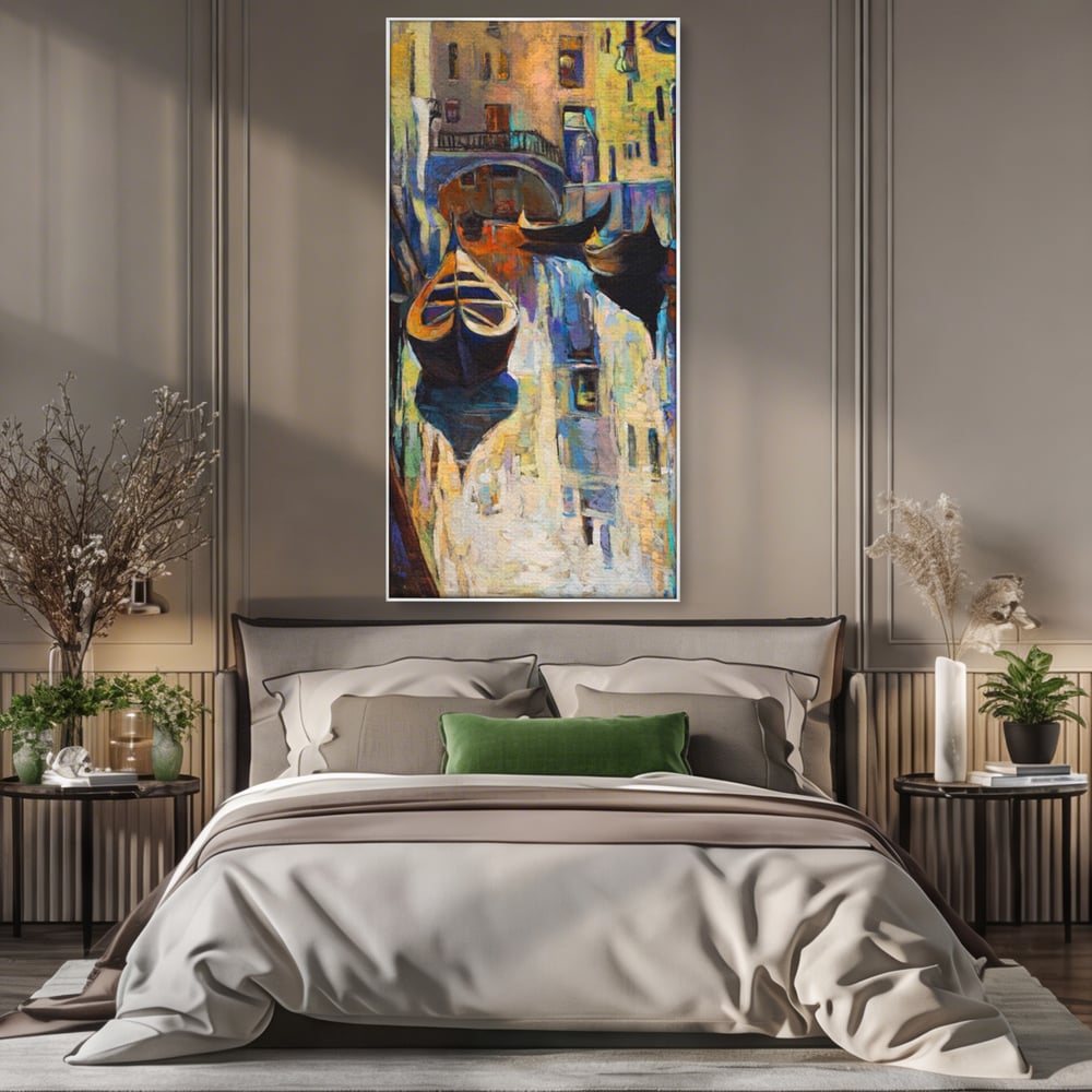 Tablou canvas cu pictura canvas cu gondole in venetia, in rama de aluminiu argintiu, pe perete intr-un dormitor